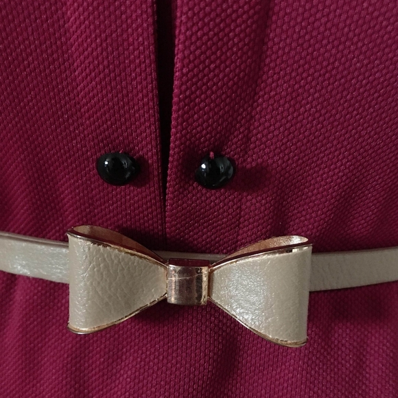 Beautiful maroon long sleeve dress - Picture 3 of 8